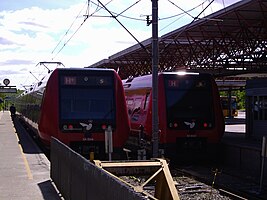 2007年，H+线列车与H线列车一同停靠在当时两者共同的终点站——法鲁姆站