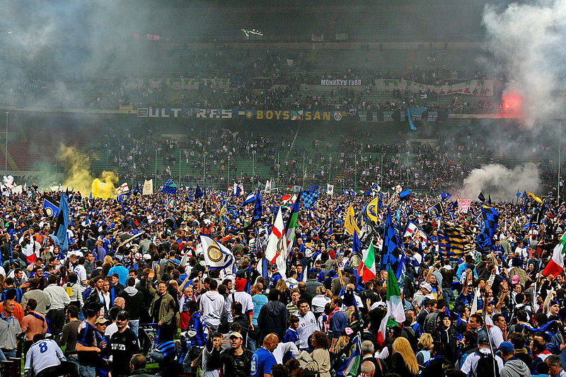 File:Festa al Meazza.jpg