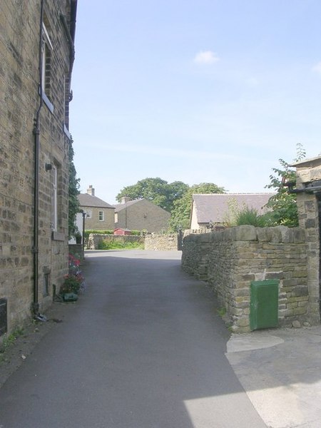 File:Footpath - North Street - geograph.org.uk - 2046580.jpg