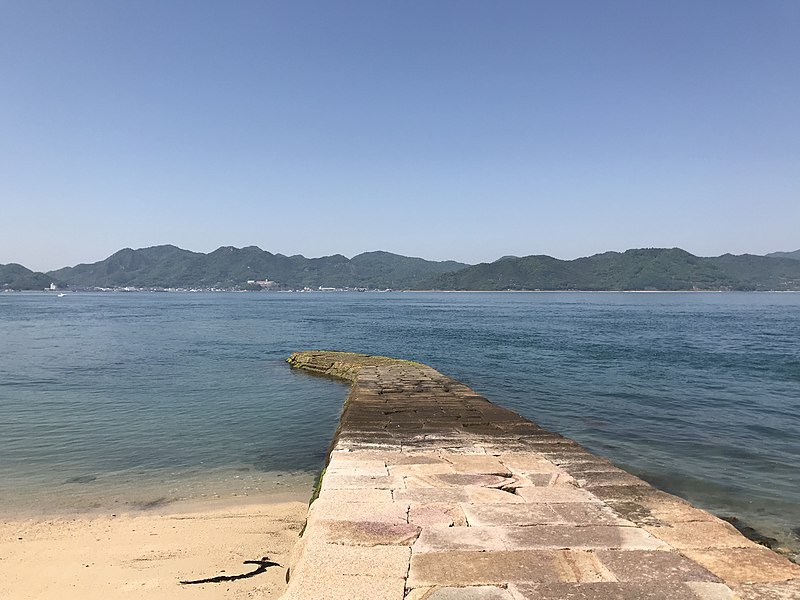 File:Former pier of Okunoshima Island.jpg