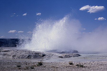 ไฟล์:Fountain_geyser.jpg