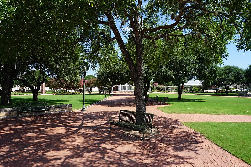 File:Fredericksburg July 2017 5 (Marktplatz).jpg