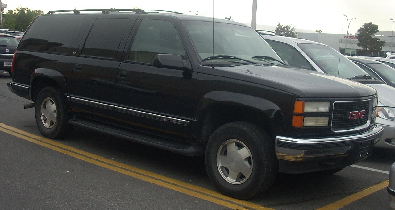 File:GMC Suburban GMT-400.JPG - Wikimedia Commons