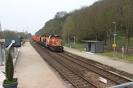 Passage d'un train de bennes vides, à destination de Rouxmesnil-Bouteilles (via Dieppe).