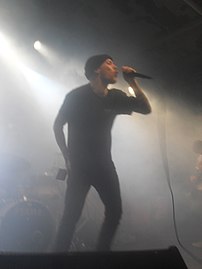 Alexander, singer of Goodtime Boys, in the Essigfabrik in Cologne (2014).