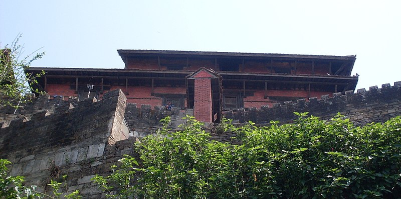 File:Gorkha palace at the hill - panoramio.jpg