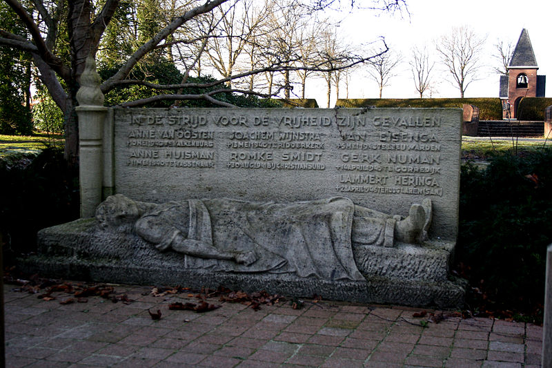 File:Gorredijk - cemetery.JPG