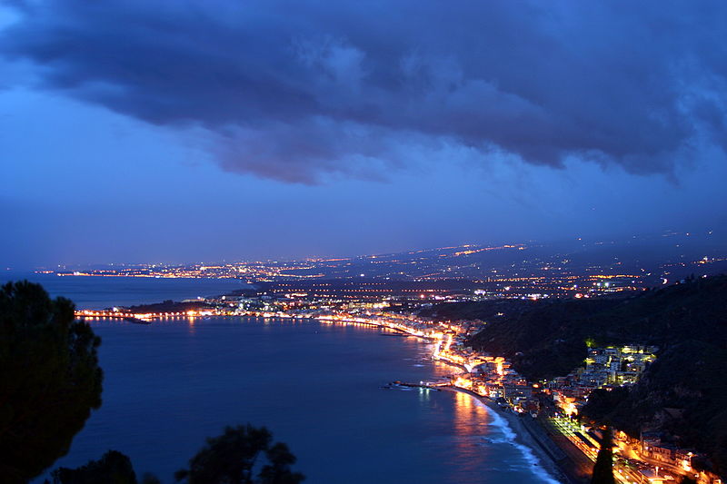 File:Gulf of Naxos (night) seen from Villa Diodoro - Taormina - Italy 2015 (2).JPG