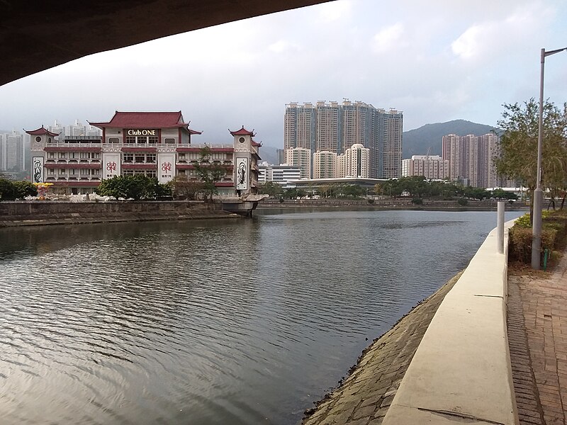 File:HK 沙田北 Shatin North 石門 Shek Mun 大涌橋路 Tai Chung Kiu Road 安景街 On King Street February 2019 SSG 03 ClubOne 會所1號.jpg