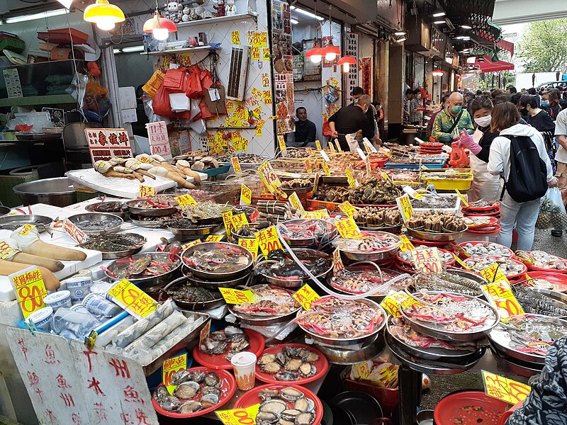 File:HK MK 旺角鮮菜肉食街市 Mongkok outdoor food market 奶路臣街 Nelson Street 廣東道 Canton Road March 2020 SS2 75.jpg