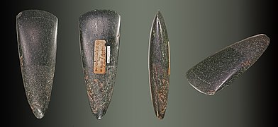Hache néolithique polie de Colomiers en jadéite des Alpes - Muséum de Toulouse