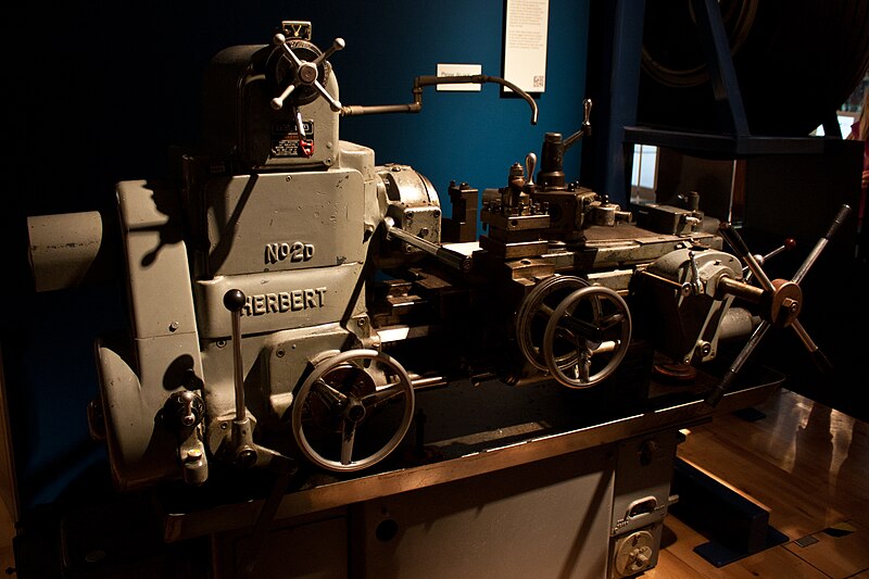 File:Herbert Art Gallery and Museum, Coventry - Lathe.jpg