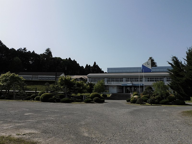 File:Hibikigakuen High School Shioya Main Cumpus.jpg