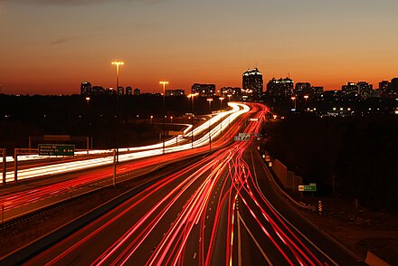 Highway. Ночная автомагистраль. Скоростное шоссе. Магистраль ночью. Дорога магистраль.