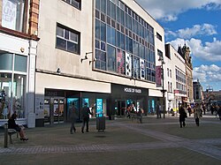 House of Fraser, Briggate, Leeds (27th May 2010).jpg