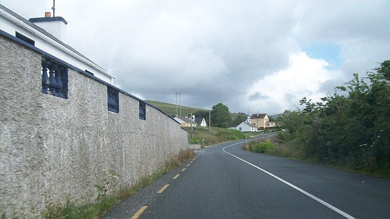 File:Houses on the R262 at Straoughter - geograph.org.uk - 3263085.jpg