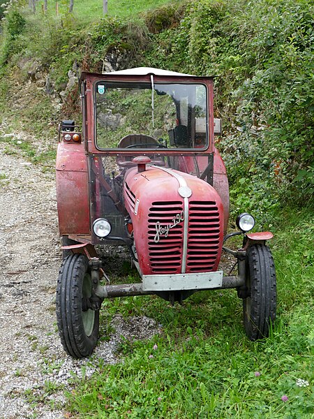 File:Im Tal der Feitelmacher, Trattenbach - Traktor Steyr 190 (5).jpg