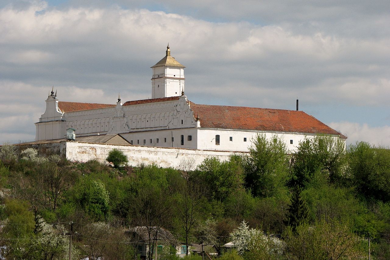 Костел святого Михаила и монастырь бернардинцев