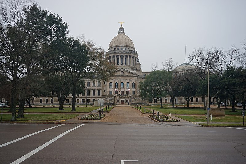 File:Jackson December 2018 02 (Mississippi State Capitol).jpg