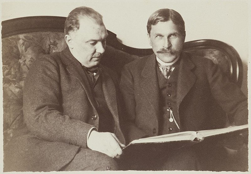 File:Jan Bułhak i Bogusław Kraszewski w Dołhem, 1914.jpg