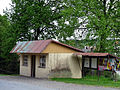 Čeština: Autobusová zastávka ve vsi :Jitkov (součást Chotěboře), okres Havlíčkův Brod, kraj Vysočina. English: Bus shelter in the village of Jitkov, Havlíčkův Brod District, Vysočina Region, Czech Republic.