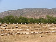 Mbetjet e manastirit të quajtur Jivakambavana