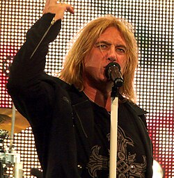 Joe Elliott vuonna 2008.