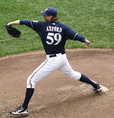 The Mariners selected John Axford in the seventh round of the 2001 draft.