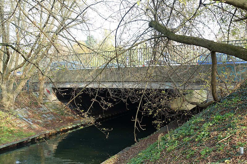 File:Karolinenbrücke (Berlin-Tegel).jpg