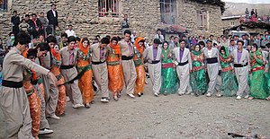 رقص‌های کردی - ویکی‌پدیا، دانشنامهٔ آزاد