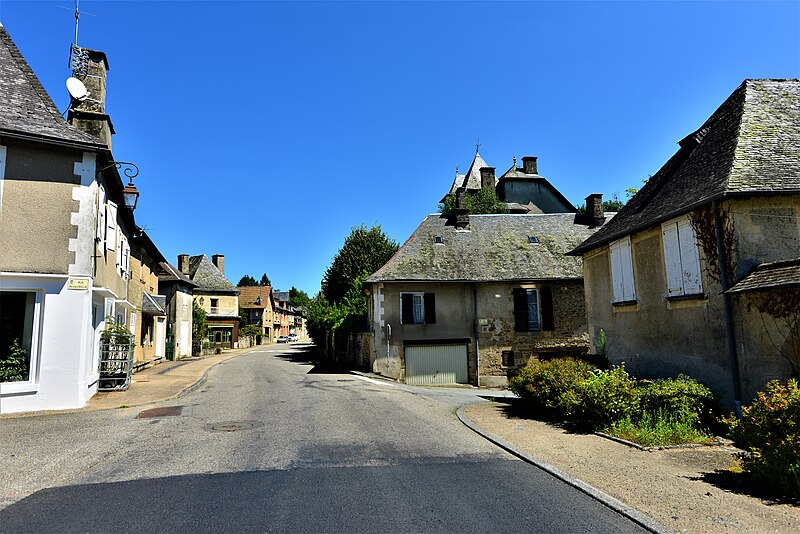 File:Le Lonzac, Corrèze, France.jpg