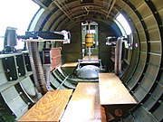 B-17Gの後部胴体銃座区画 左右両側面に単装のAN/M2が、底面には連装のAN/M2を装備する球形銃塔が配置されている