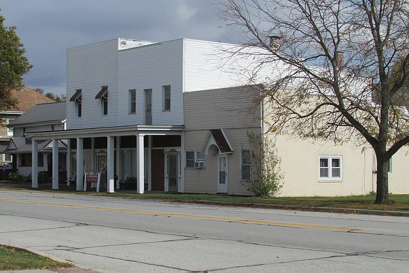 File:Main Street 20-10-22 066.jpg