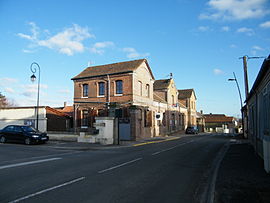 Das Rathaus und die Schule in Boismont