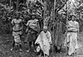 Makea Karika Tavake Ariki e anciões da tribo Karika, Rarotonga (1888-1910)
