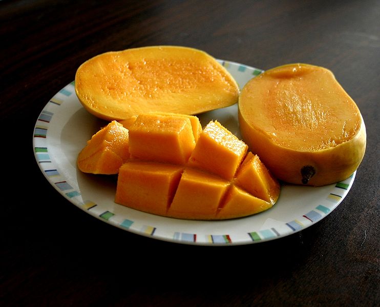File:Mango kesar variety.JPG