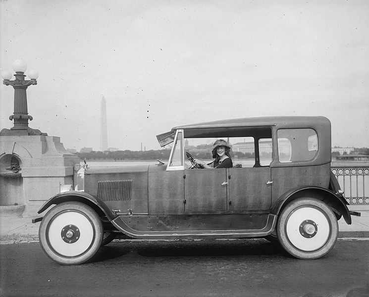 File:Margaret Gorman in car.jpg