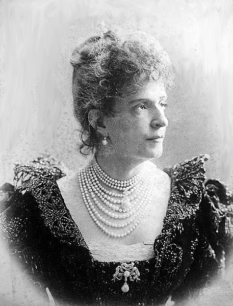 File:Maria Pia of Savoy, dowager queen of Portugal.jpg