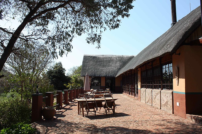 File:Mashovhela Bush Lodge, Louis Trichardt, Limpopo, South Africa (10185686495).jpg