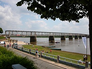 横跨卢瓦尔河的莫沃桥