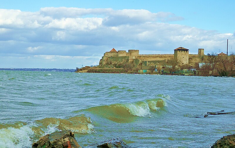 File:Medieval fortress - panoramio.jpg