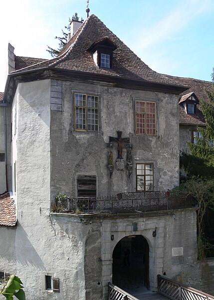 File:Meersburg Burg Eingang.jpg