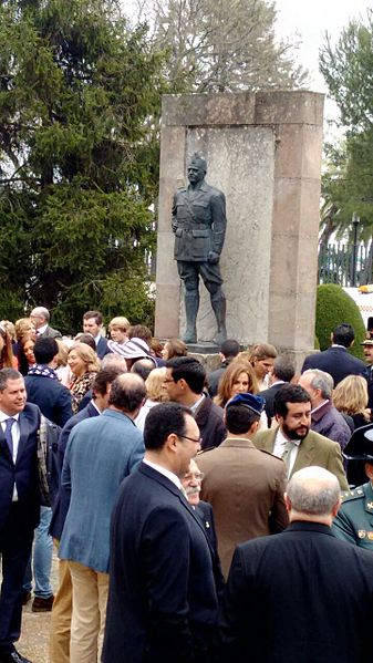 File:Monumento Pablo Arredondo Acuña.jpg