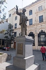 Thumbnail for File:Monumento a V. A. Belaunde.jpg