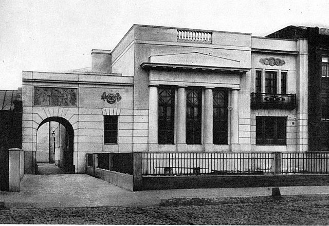 Fyodor Schechtel, probably the largest figure in Russian Art Nouveau, built his own house in neoclassical style.