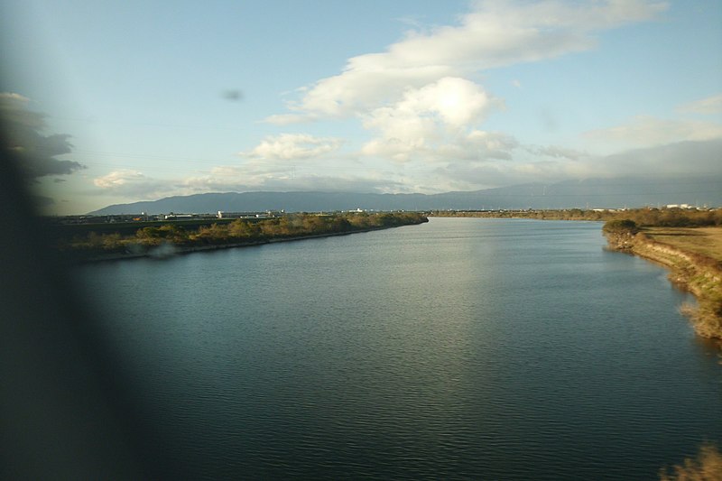 File:Nagara River from Tokaido Shinkansen window view.jpg