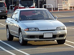 Nissan SKYLINE 4 porte GTS (E-HR32) anteriore.jpg