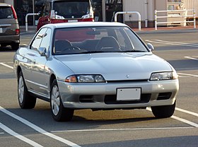 Nissan SKYLINE 4 есікті GTS (E-HR32) алдыңғы.jpg