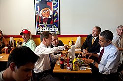 Obama Medvedev Ray'in Cehennem Burger Haziran 2010.jpg