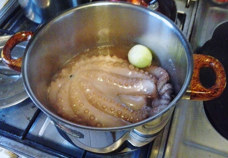 File:Octopus cooking.jpg